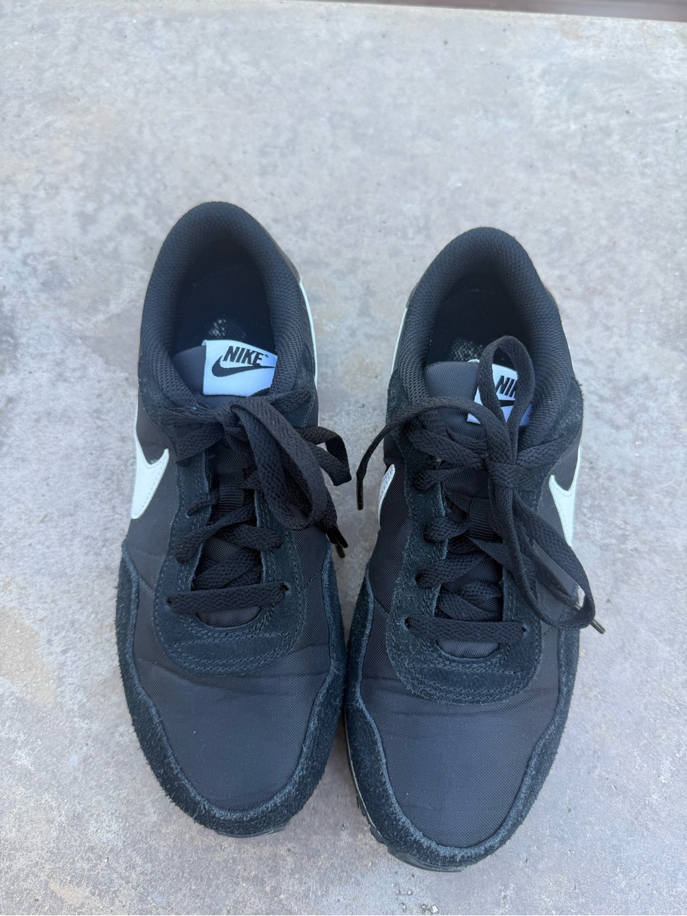 Nike MD VALIANT ( GS) Black and White kids youth Low-Top Sneakers - Picture 10 of 10